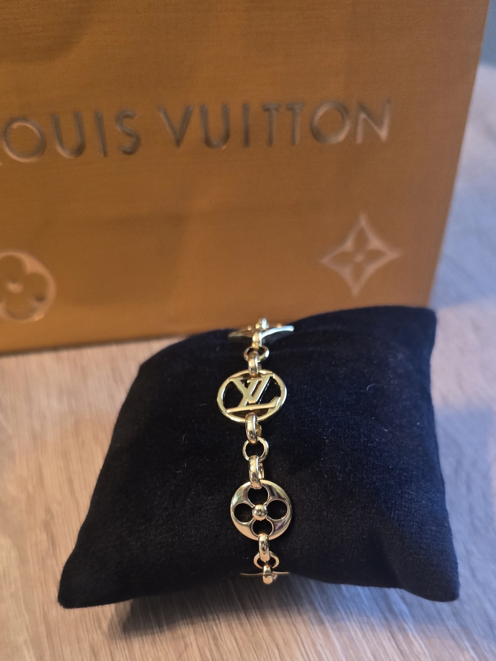Gold Multi Logo Flora Link Bracelet - Picture 3 of 7
